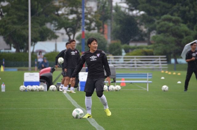 篠田善之新監督。練習場、スタジアムの空気を変えた。