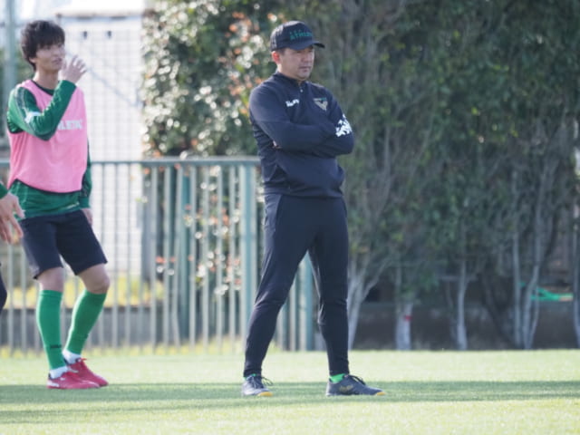 着々とチームづくりを進める永井秀樹監督。調子を上向かせ、リーグ再開に臨む心づもりだ。