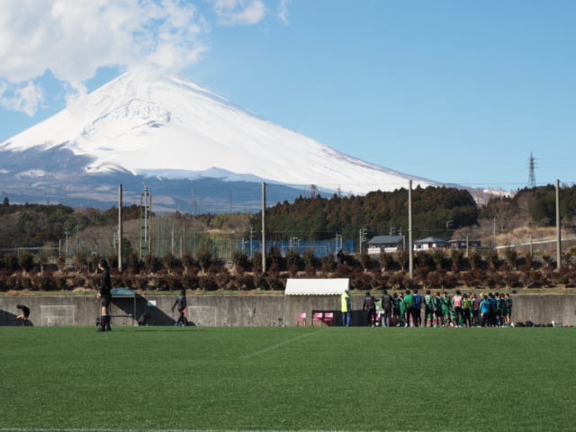 30日、東京ヴェルディはJ3のアスルクラロ沼津とトレーニングマッチを行った。場所は、霊峰富士を望む、時之栖スポーツセンター 裾野グラウンド。