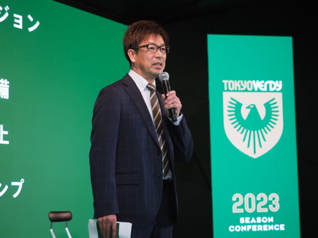 「3年計画、集大成のシーズン。是が非でもJ1昇格」と江尻篤彦強化部長は明言し、今期のチーム編成について語った。