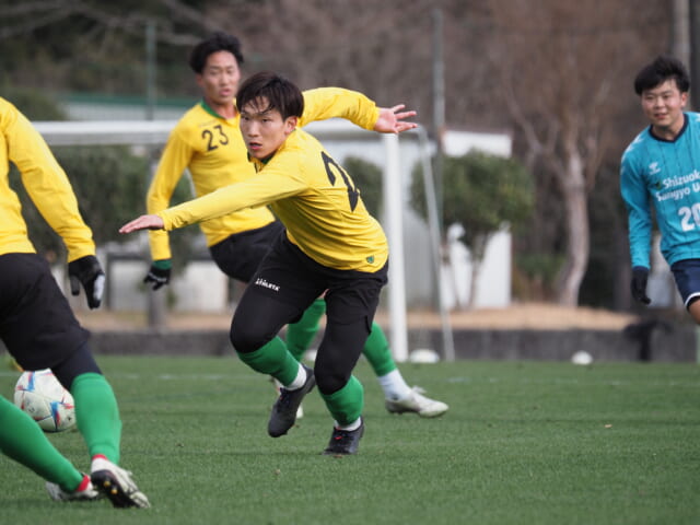 北島祐二は左サイドからチャンスメイクし、佐川洸介のゴールをアシストした。