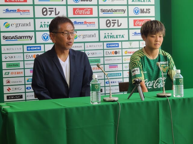 WEリーグカップの開幕に向けて、松田岳夫監督とキャプテンの村松智子が記者会見を行った。