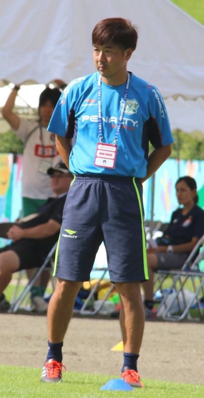 かつて02年から07年まで栃木SCでプレーしたヴェルフェたかはら那須の堀田利明監督。真岡市出身。現役時代は水戸穂＾リーホックなどでプレー。