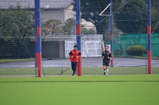  日本代表で二試合に出場した森重真人は疲労を考慮し、トレーニングの一部が別メニューとなった。