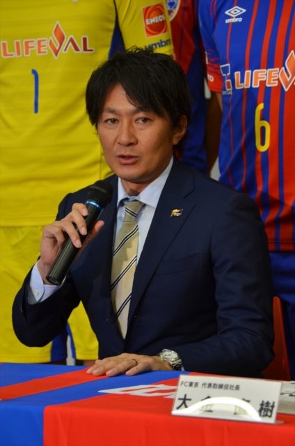 1月15日、新体制発表記者会見中の篠田善之監督。